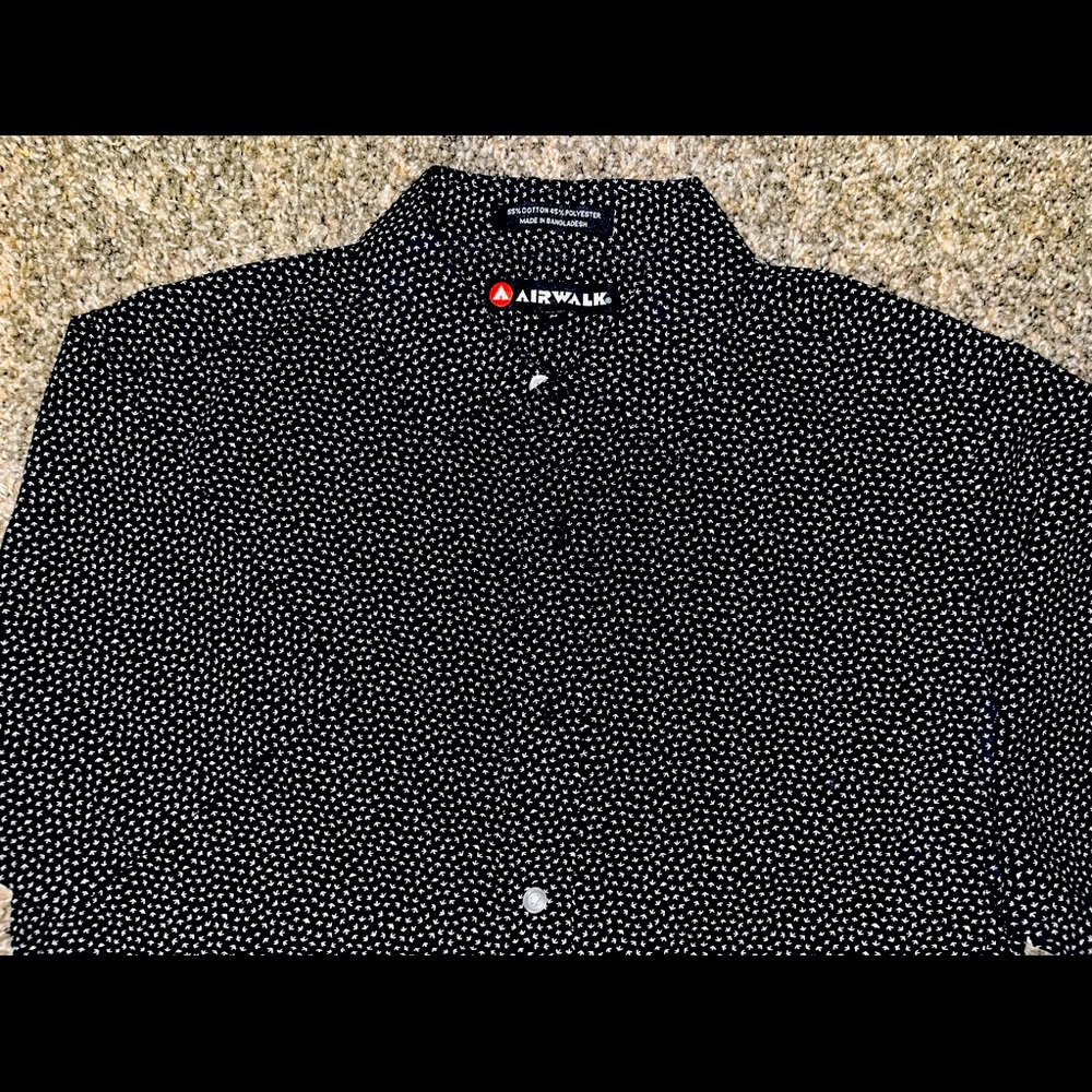 Short sleeve button up shirt black with designs
